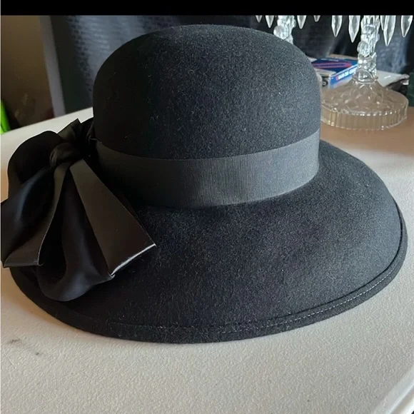 VINTAGE Black 100% Wool Hat With Removable Bow Oh-So-Stylish! - Picture 11 of 12
